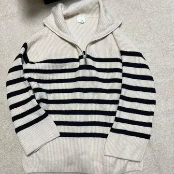 H&M 스트라이프 하이넥 스웨터