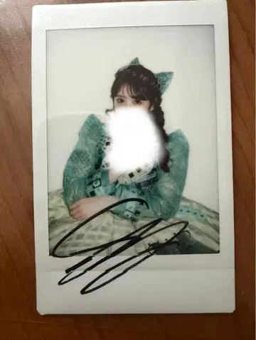 사쿠라이 유이 친필 사인 폴라로이드