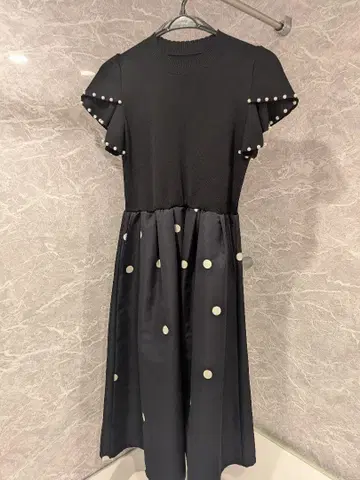 펄 장식 도트 무늬 원피스