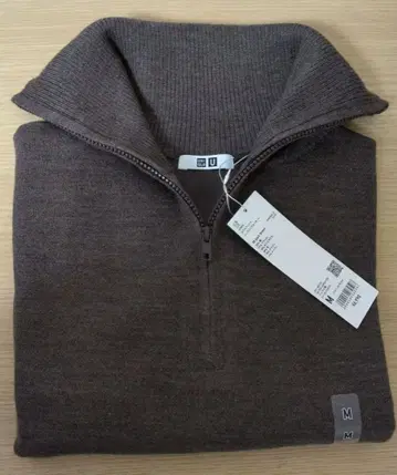 다크 브라운 하이넥 하프 지퍼 스웨터 M 유니클로