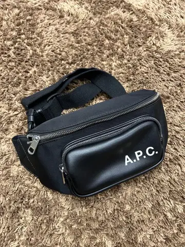 A.P.C. 아페쎄 바디 백 웨스트 파우치 백