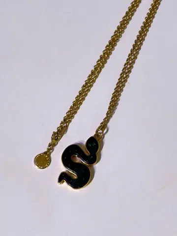 마크제이콥스 스네이크 목걸이