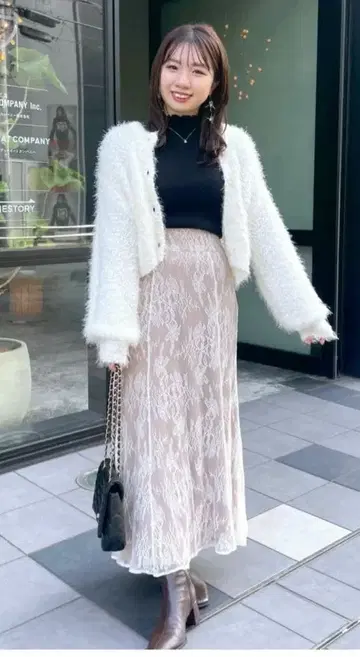 [푸치나츄] 팝콘 페더 쇼트 기장 니트