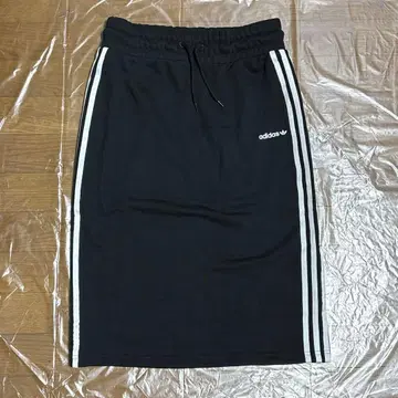 adidas 블랙 타이트 스커트 스트라이프