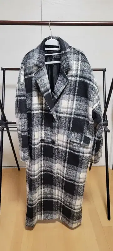 체크 무늬 롱 코트