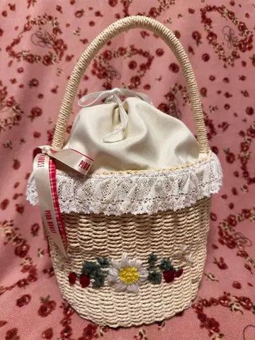 핑크하우스 딸기 마가렛 자수 카고백