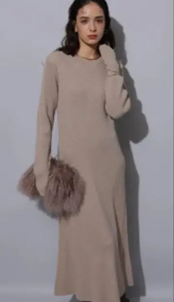 [ 미사용 새상품 ] Arpege story 라메 니트 롱 원피스 베이지