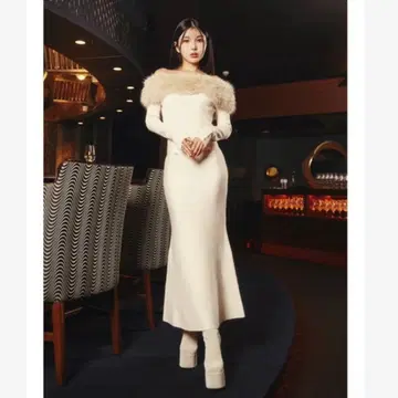 다리치 오프숄더 퍼 니트 롱 원피스 FREE 긴팔