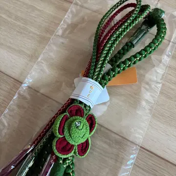 허리띠 후리소데 그린 꽃 모티브