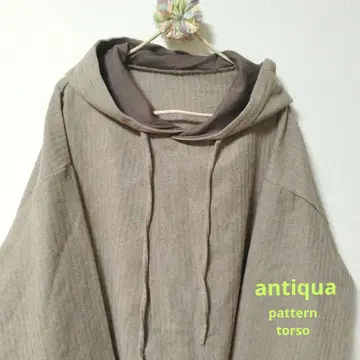 안티카 패턴 토르소 마네킹 울 믹스 후드 부착 아우터