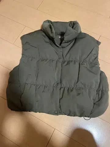 유니클로 c 다운 베스트 새상품급