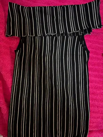 오프숄더 스트라이프 슬리브리스