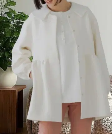 소노 노카라 화이트 자켓