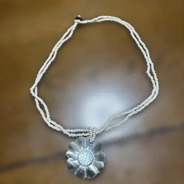 하와이안 주얼리 쉘 플라워 모티브 목걸이