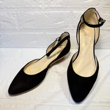 [ 새상품급 ] REGAL 블랙 스웨이드 스틸레토 펌프스 플랫