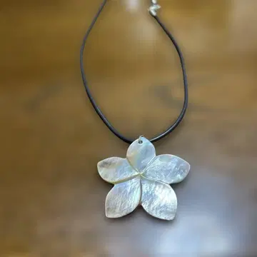 진주 조개 꽃 모양 목걸이 하와이안 주얼리