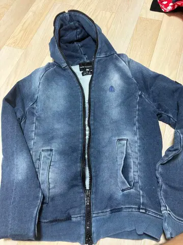 다르틴 보나파르토 후드 부착 후드티 48