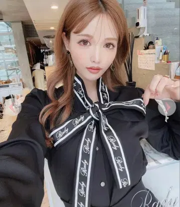 새상품 Rady 로고 보타이 블라우스