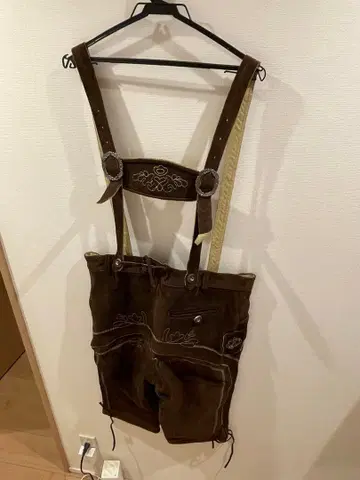 독일 민족 의상 레더호젠 서스펜더 팬츠