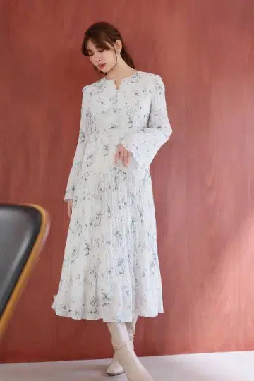 새상품 Tiered Floral Pleated Dress Herlipto