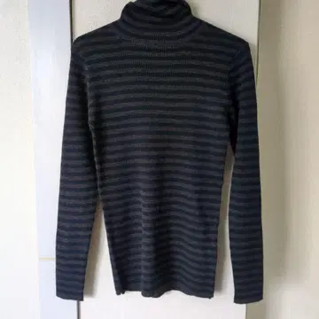 프레임워크 리브 터틀넥 스웨터