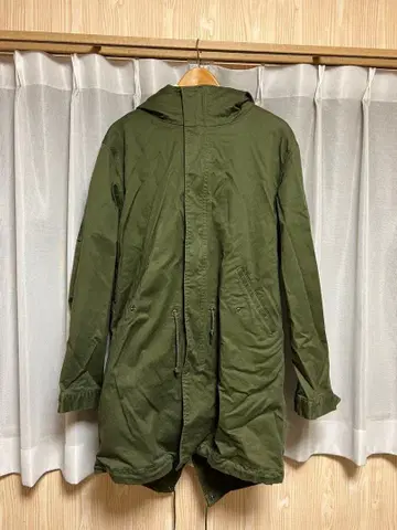 올리브 그린 후드 부착 모즈 코트
