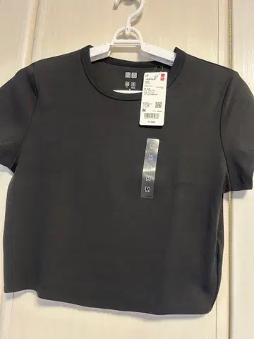 UNIQLO * 에어리즘 소프트 크롭 T * 블랙