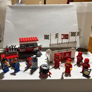 [정품 정크] Ferrari 레이스 피트 LEGO 세트