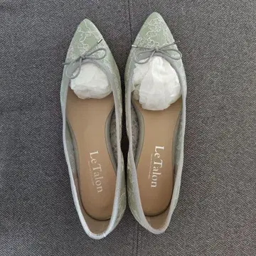 Le Talon pointed lace ballet 레이스풍 펌프스