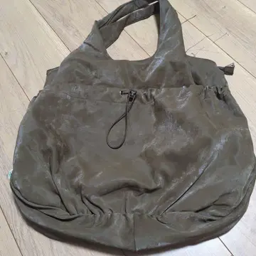 올리브 그린 토트백 전면 지퍼 포켓 부착 택 없음 대용량