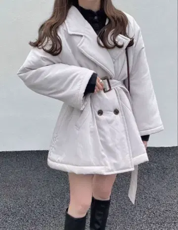 GRL 그레일 벨트 포함 A라인 테일러드 다운 자켓