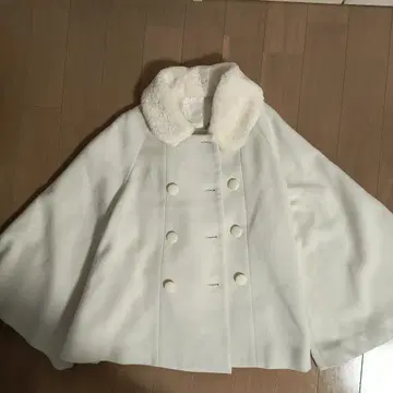 핑크하우스 화이트 벌룬 소매 하프 코트 (미사용에 가까움)