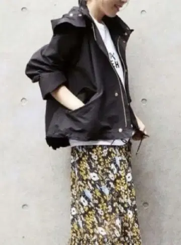 새상품급 스픽 앤 스팬 그로그랭 후디 블루종 블랙 사이즈 38