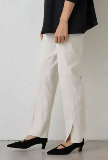 22000엔 새상품 비어즐리 LIVETART 사이드 슬릿 팬츠 화이트