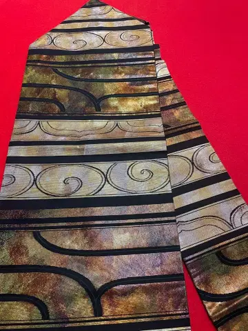 순수 실크 나고야 오비 골드 컬러와 블랙 스트라이프 모던