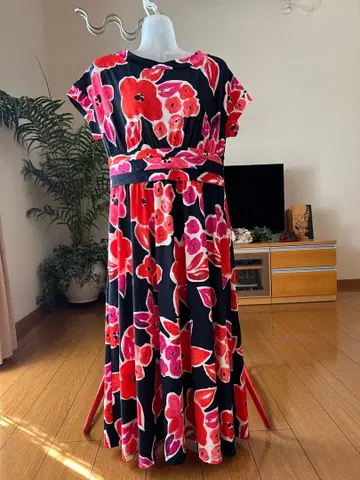 두클라쎄 슬라브 소재 원피스 컨디션 최상