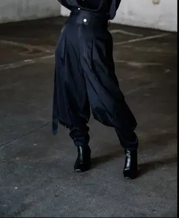 개더 승마 바지 01u10 시착만 한 상품