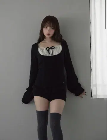 andmary Raven gather set up black