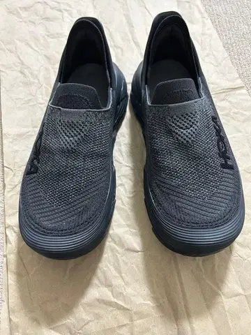 호카 블랙 슬립온 통굽 27cm