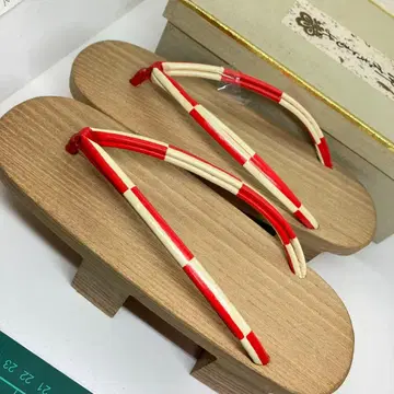 일본 나막신 빨흰 스트랩 포함