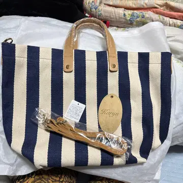 캐린 Karyn 스트라이프 토트백 네이비/아이보리