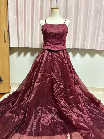 버건디 자수 슬리브리스 드레스