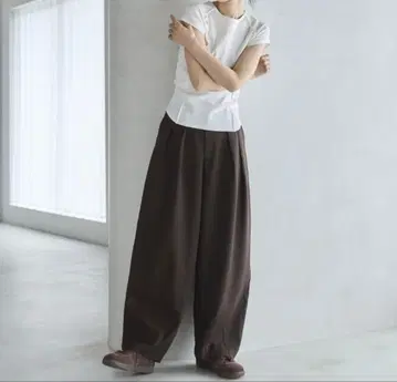 [ 셋업 가능 ] 컴포트 트위드 투 턱 커브 슬랙스 feepur