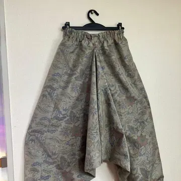 그레이 계열 꽃무늬 오시마 명주 리메이크 모몽가 팬츠