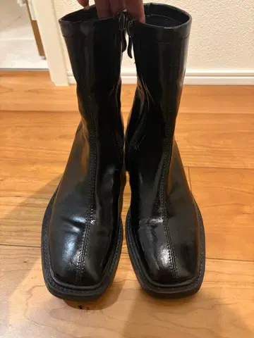 블랙 지퍼 부츠 중간 힐