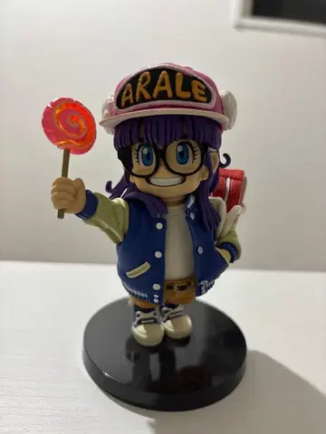 Dr. 슬럼프 아라레짱 피규어