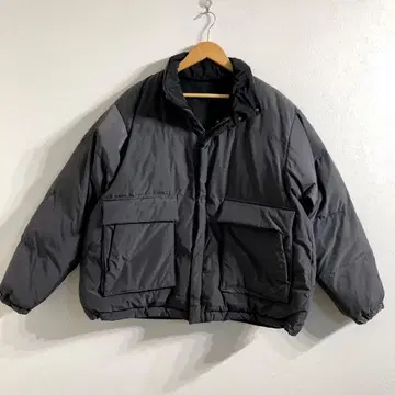 차콜 그레이 다운 자켓 숏 기장