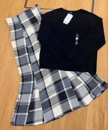 코디 세트 미사용 새상품 택 포함 UNIQLO 내추럴 꾸뛰르 미아 좋아함