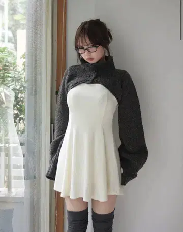 ANDMARY 화이트 미니 원피스와 가디건