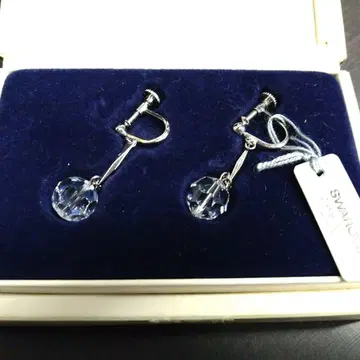 Swarovski 크리스탈 귀찌